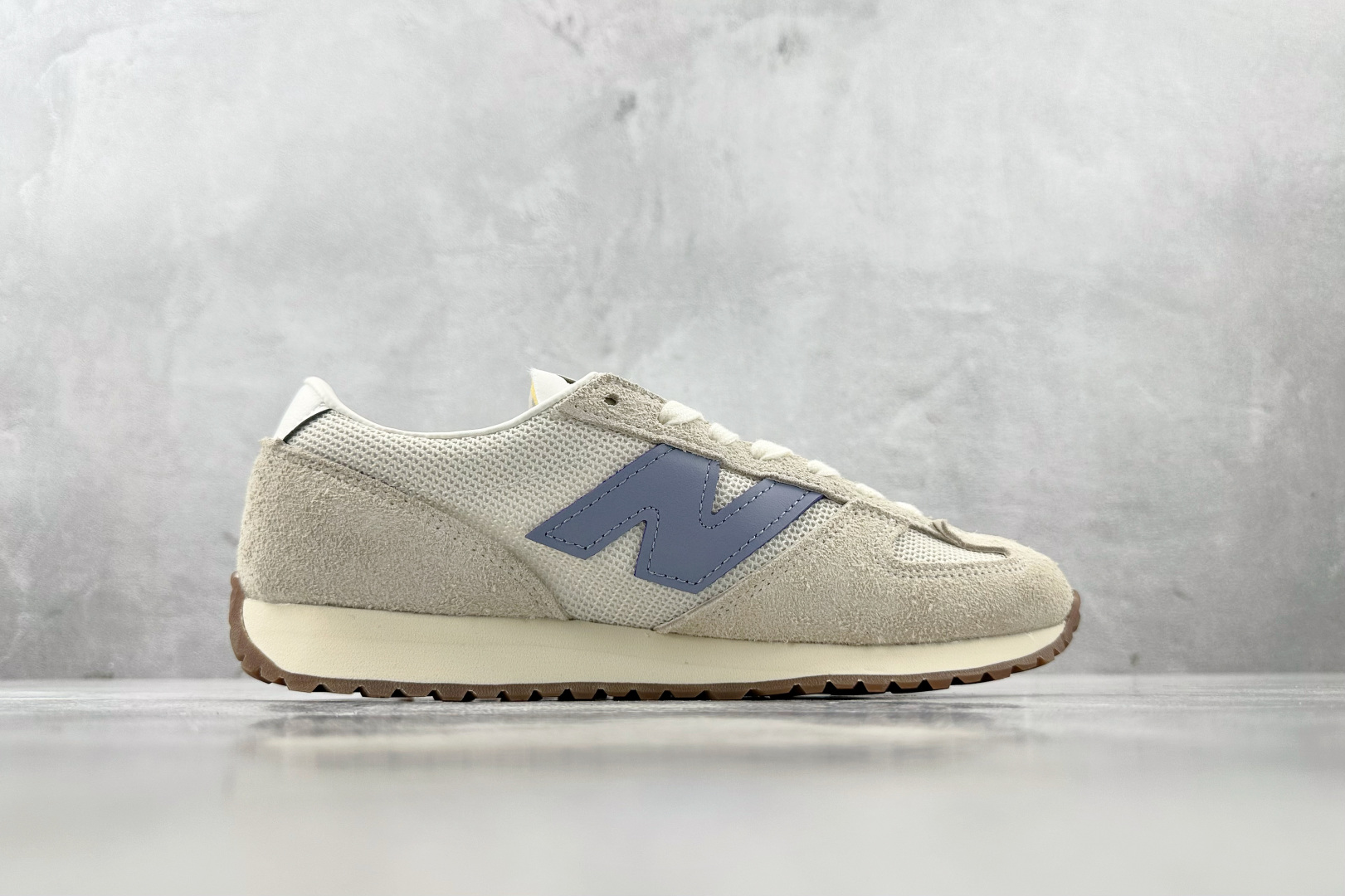 K13 版 
New Balance NB 471 米白色

货号：U471AA
尺码：36 36.5 