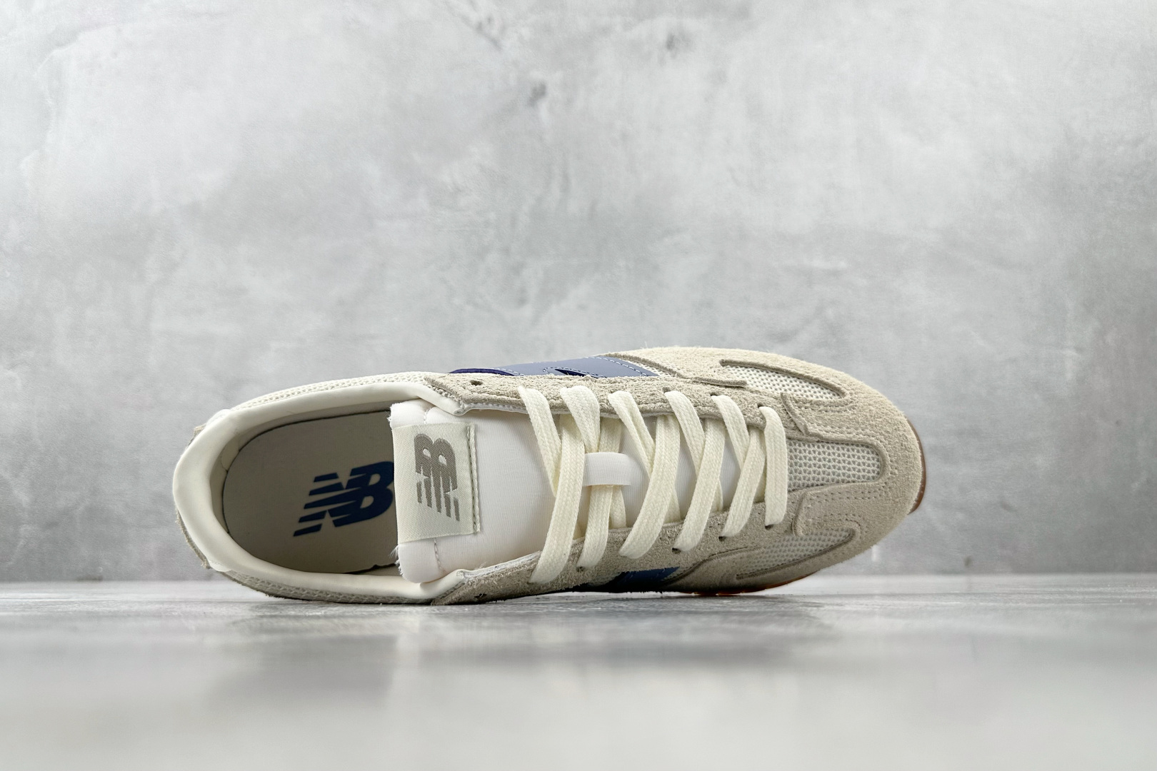 K13 版 
New Balance NB 471 米白色

货号：U471AA
尺码：36 36.5 