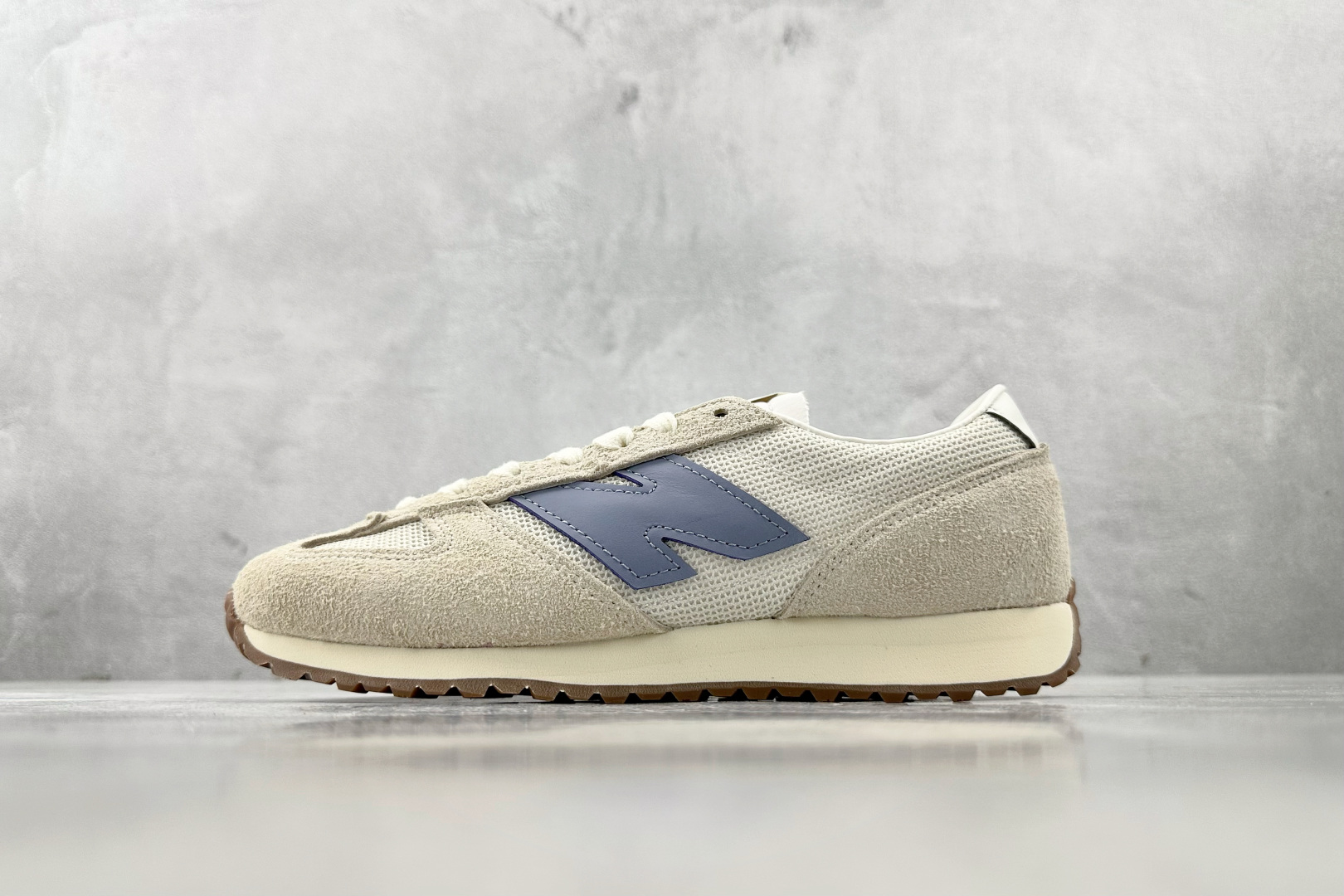 K13 版 
New Balance NB 471 米白色

货号：U471AA
尺码：36 36.5 