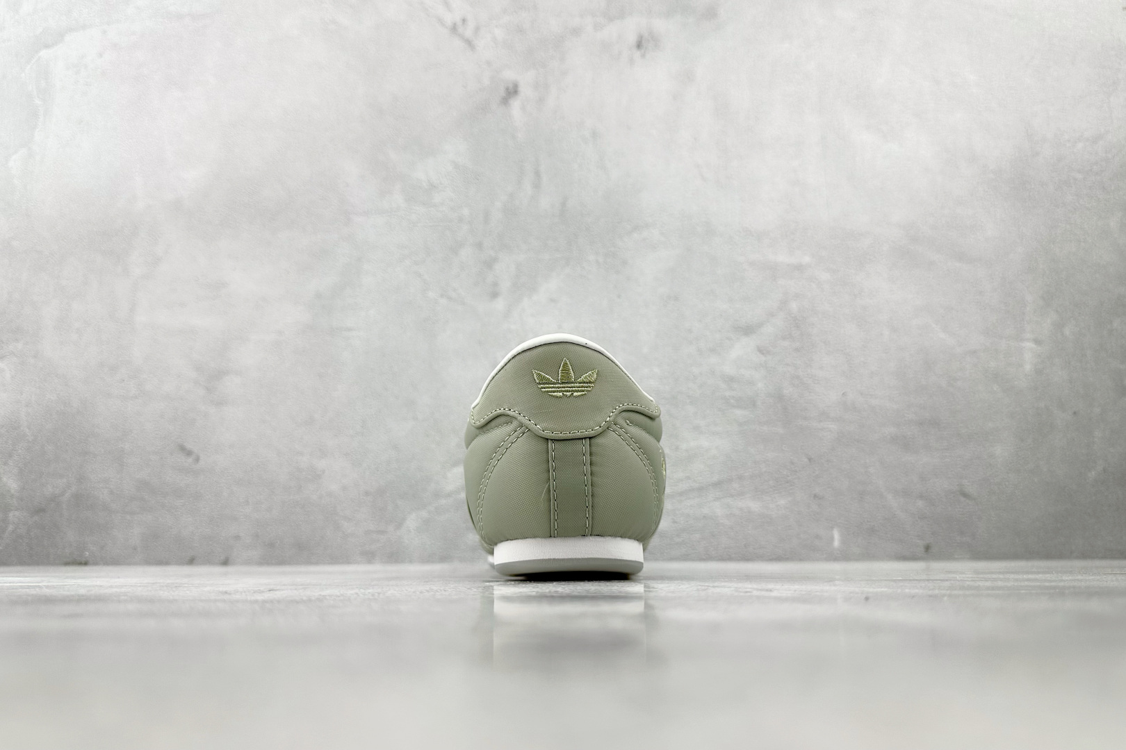 R 版 
出口订单 adidas originals Taekwondo LACE W 绿色

货号：J