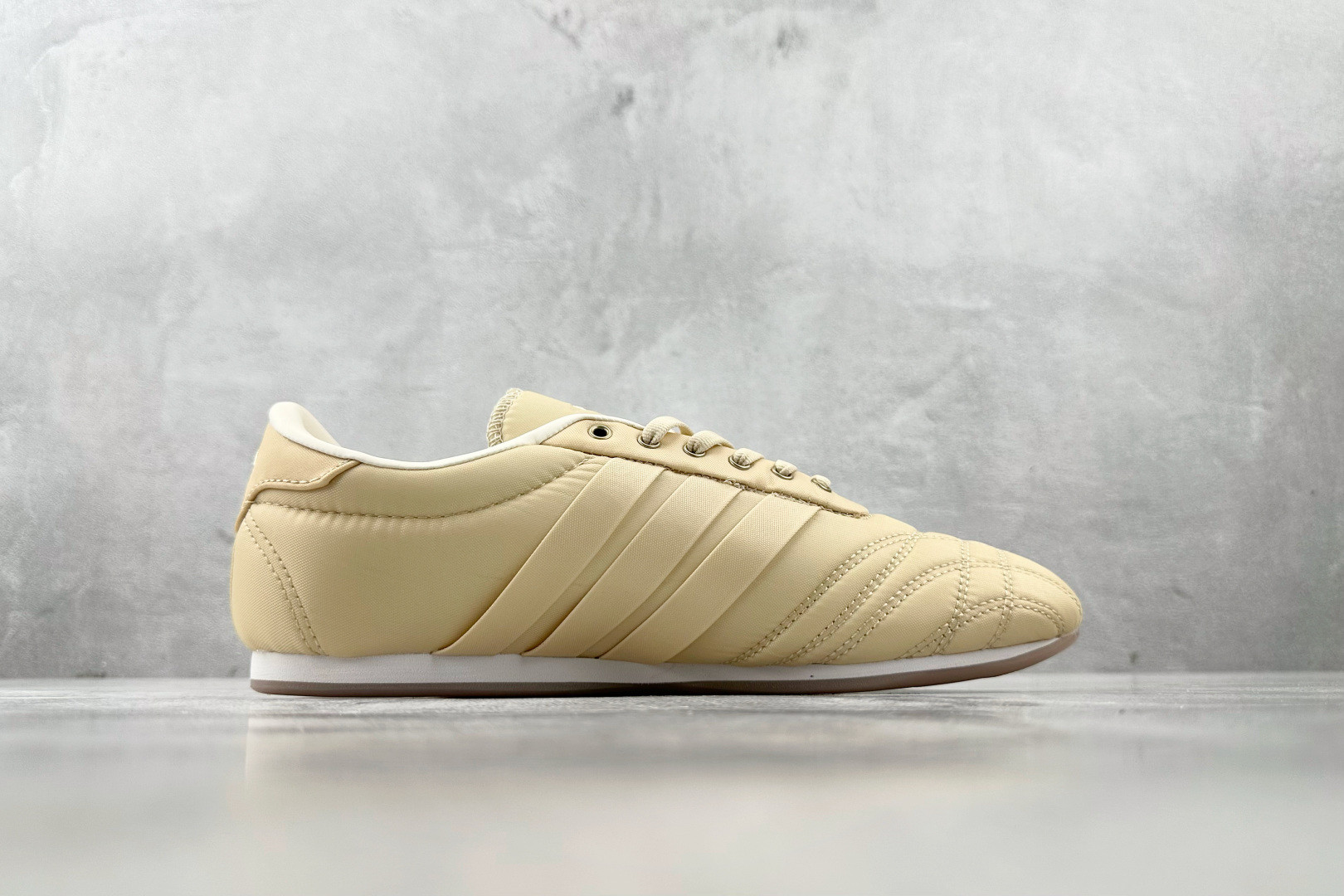 R 版 
出口订单 adidas originals Taekwondo LACE W 黄色

货号：J