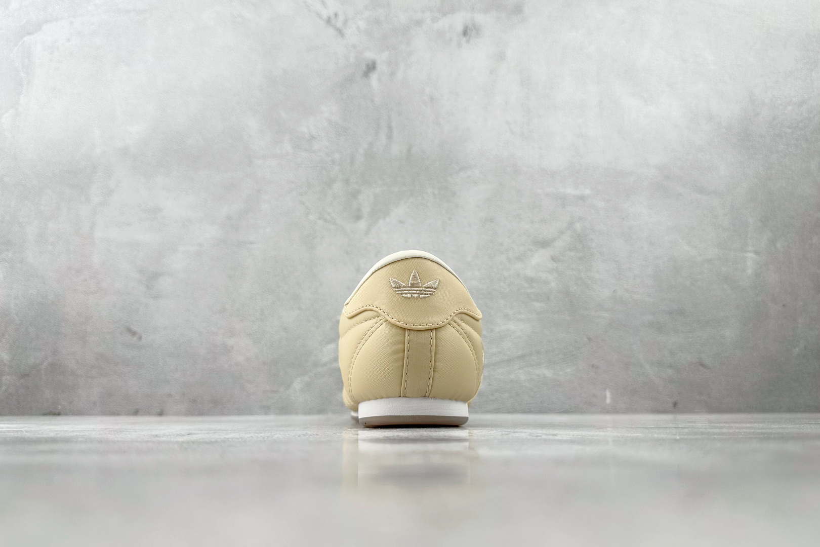 R 版 
出口订单 adidas originals Taekwondo LACE W 黄色

货号：J