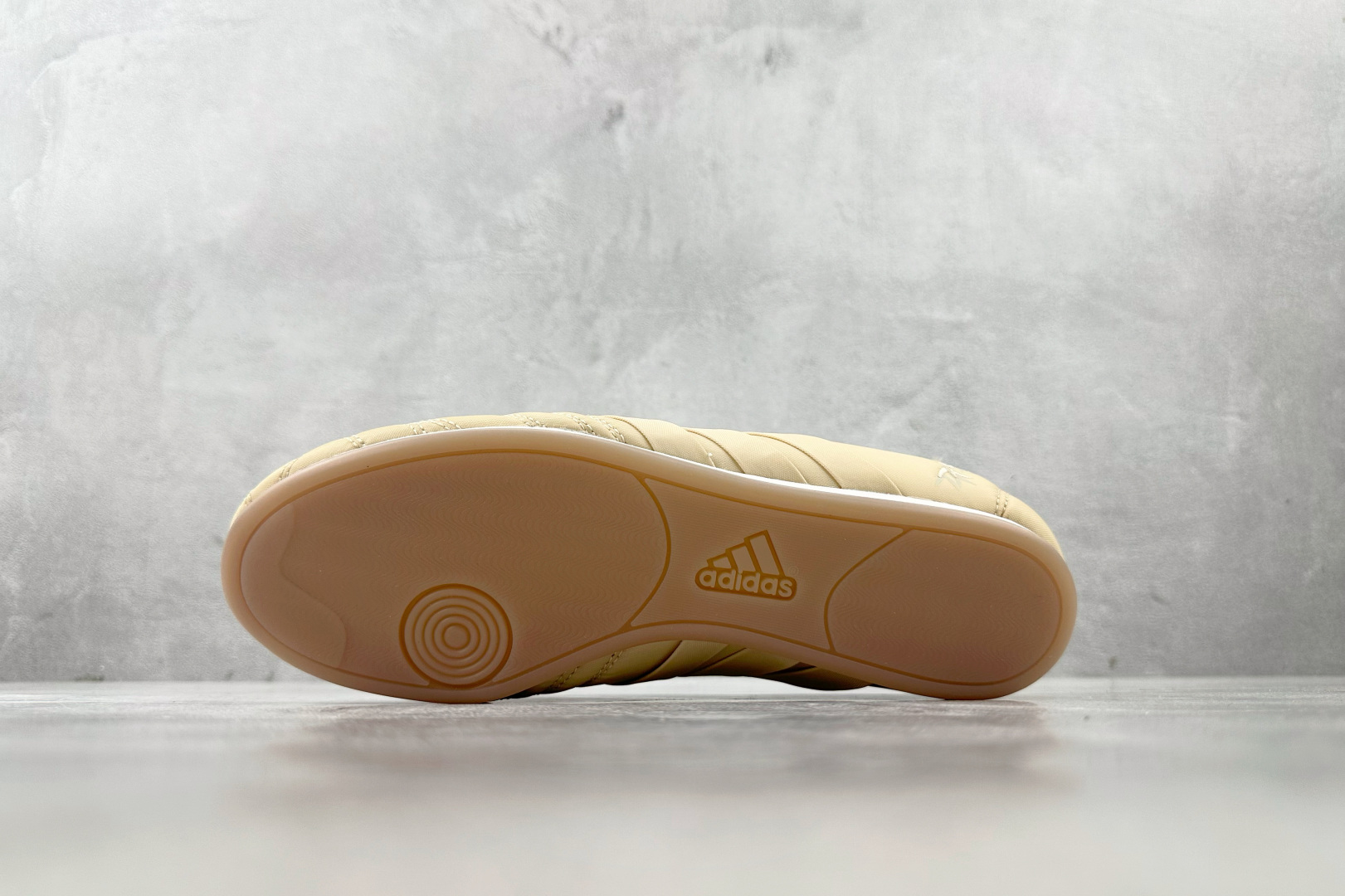 R 版 
出口订单 adidas originals Taekwondo LACE W 黄色

货号：J
