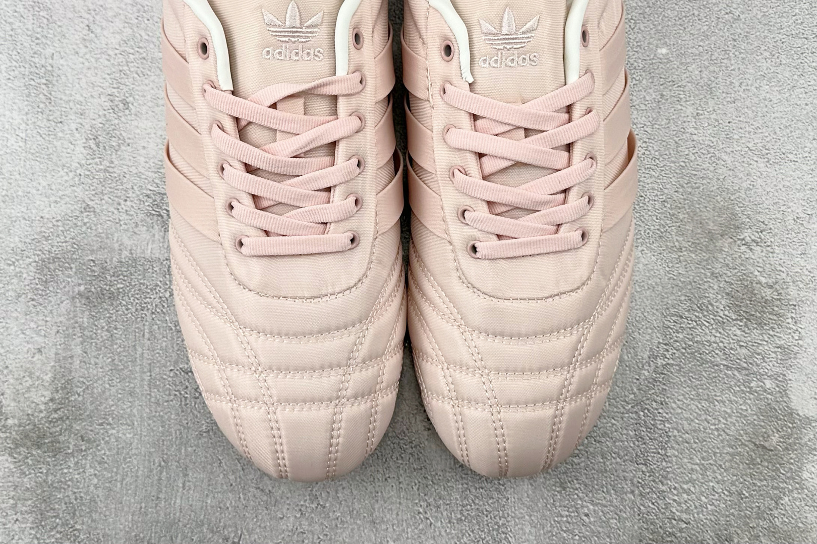 R 版 
出口订单 adidas originals Taekwondo 粉色

货号：J
尺码：36 