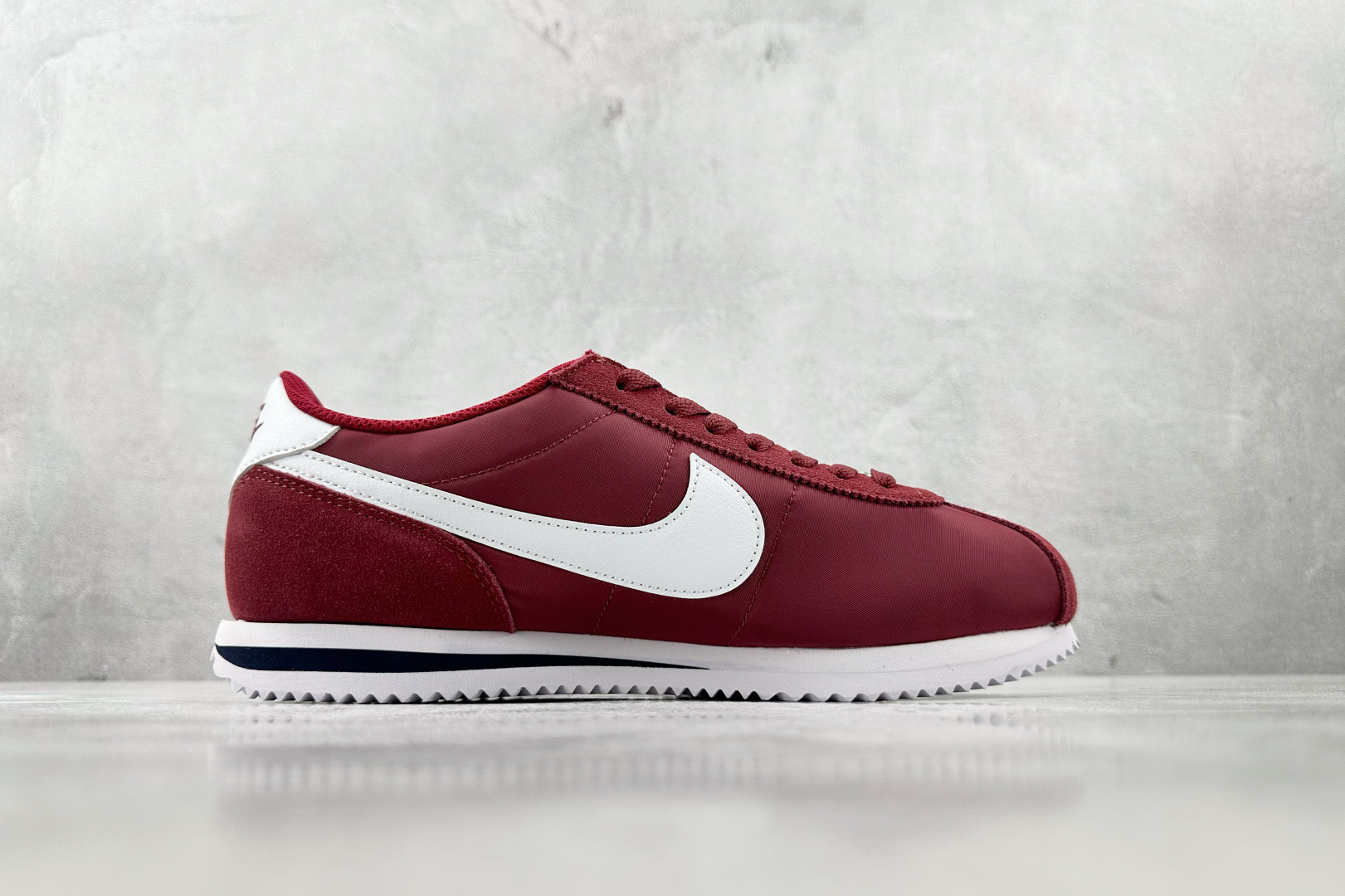 PF 
最强阿甘生产线 Nike Cortez 红白

货号：DZ2795-600
尺码：35.5 36