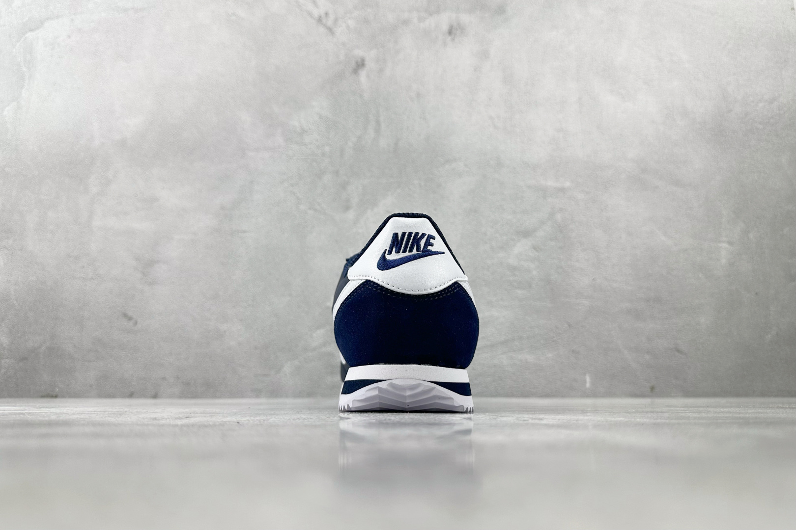 PF 
最强阿甘生产线 Nike Cortez 蓝白色

货号：HF0263-400
尺码：35.5 3