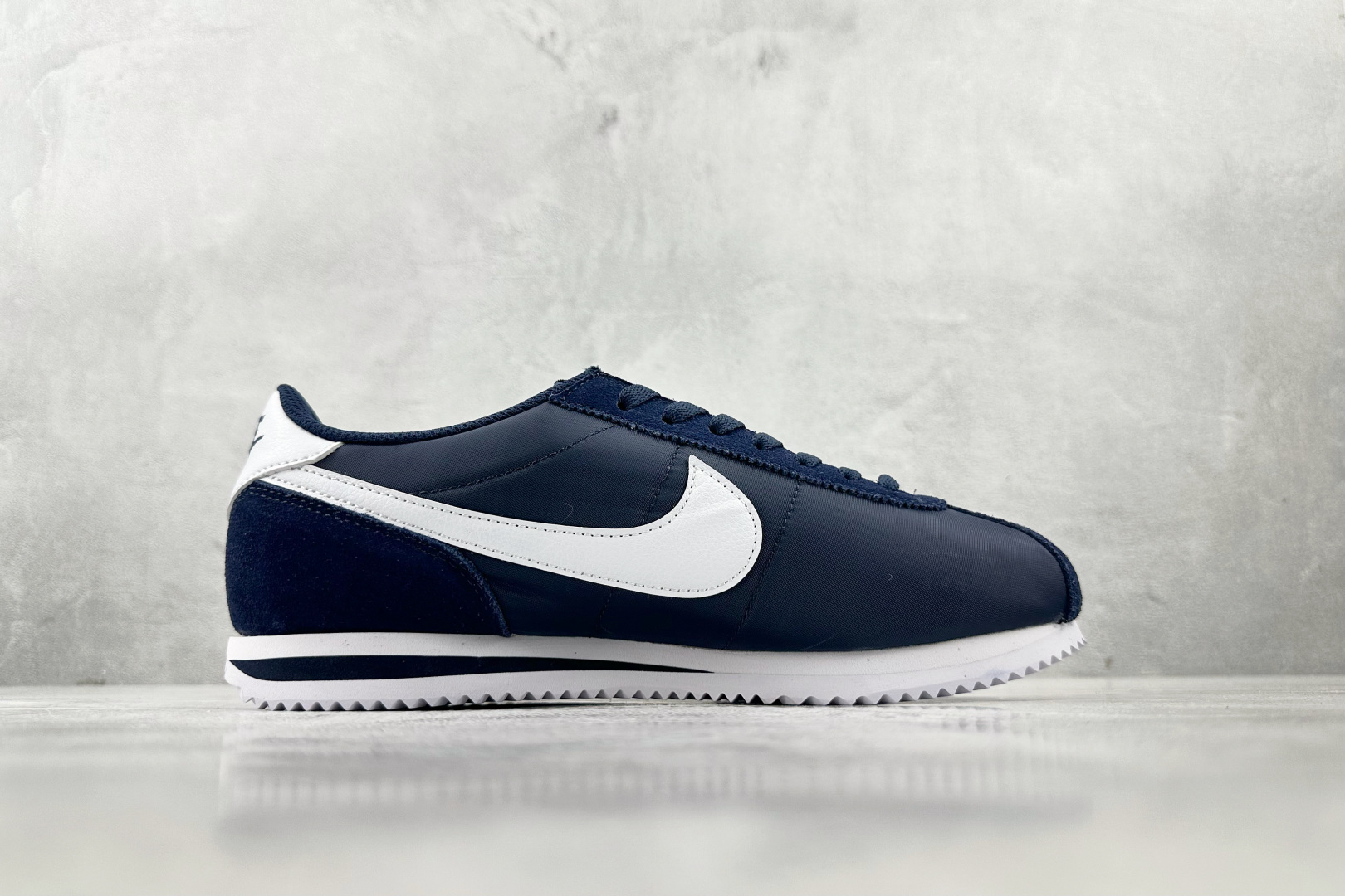 PF 
最强阿甘生产线 Nike Cortez 蓝白色

货号：HF0263-400
尺码：35.5 3