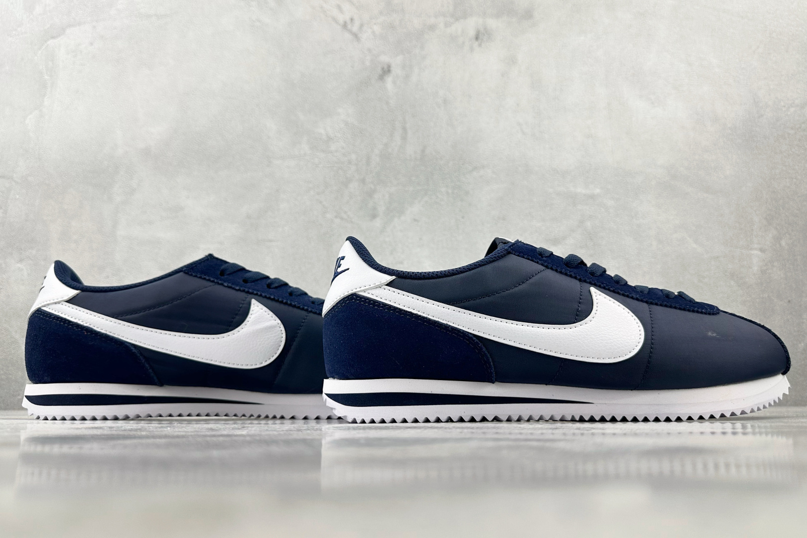 PF 
最强阿甘生产线 Nike Cortez 蓝白色

货号：HF0263-400
尺码：35.5 3