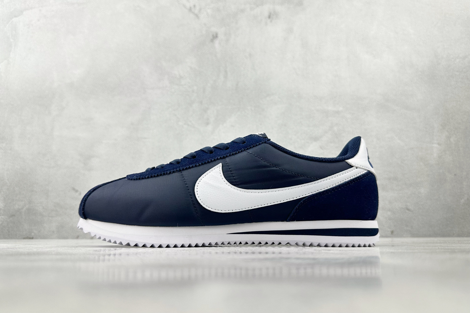 PF 
最强阿甘生产线 Nike Cortez 蓝白色

货号：HF0263-400
尺码：35.5 3