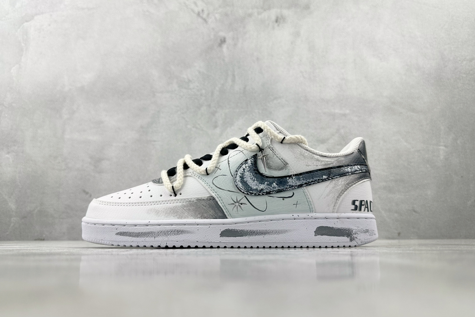 定制版  
【定制球鞋】Nike Court Vision 星际空间 灰色

货号：DH2987-101