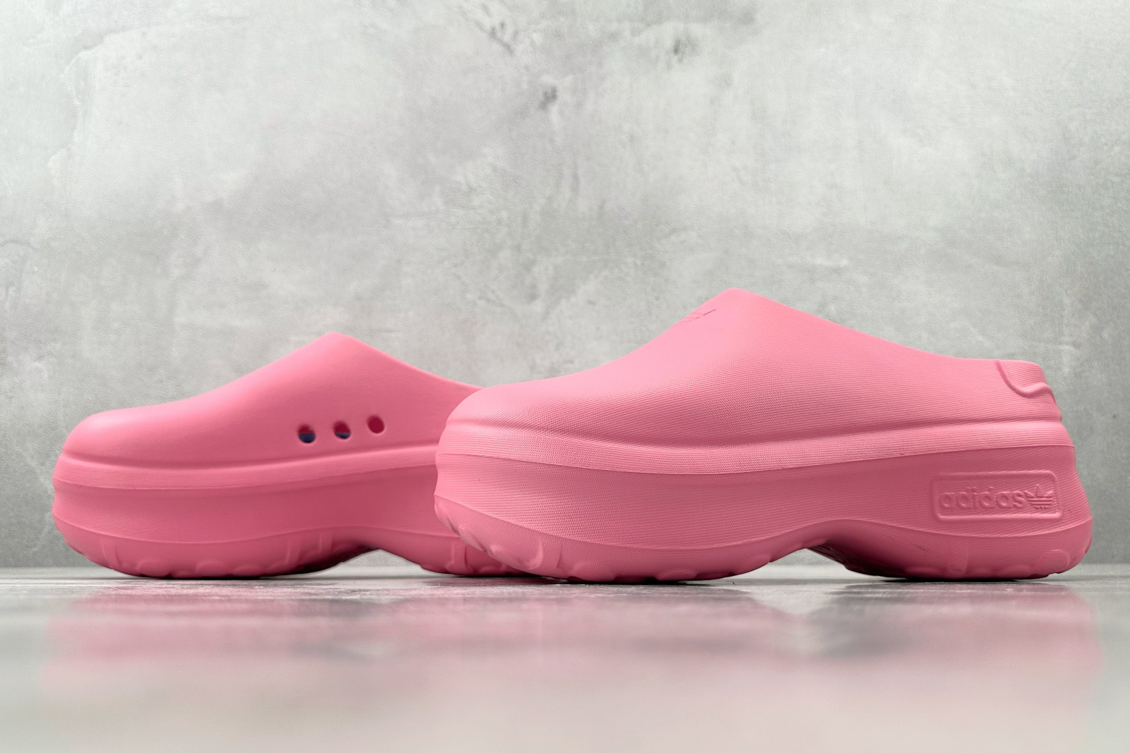 CD 
adidas originals AdiFOM Stan Smith Mule 粉色

货号：I