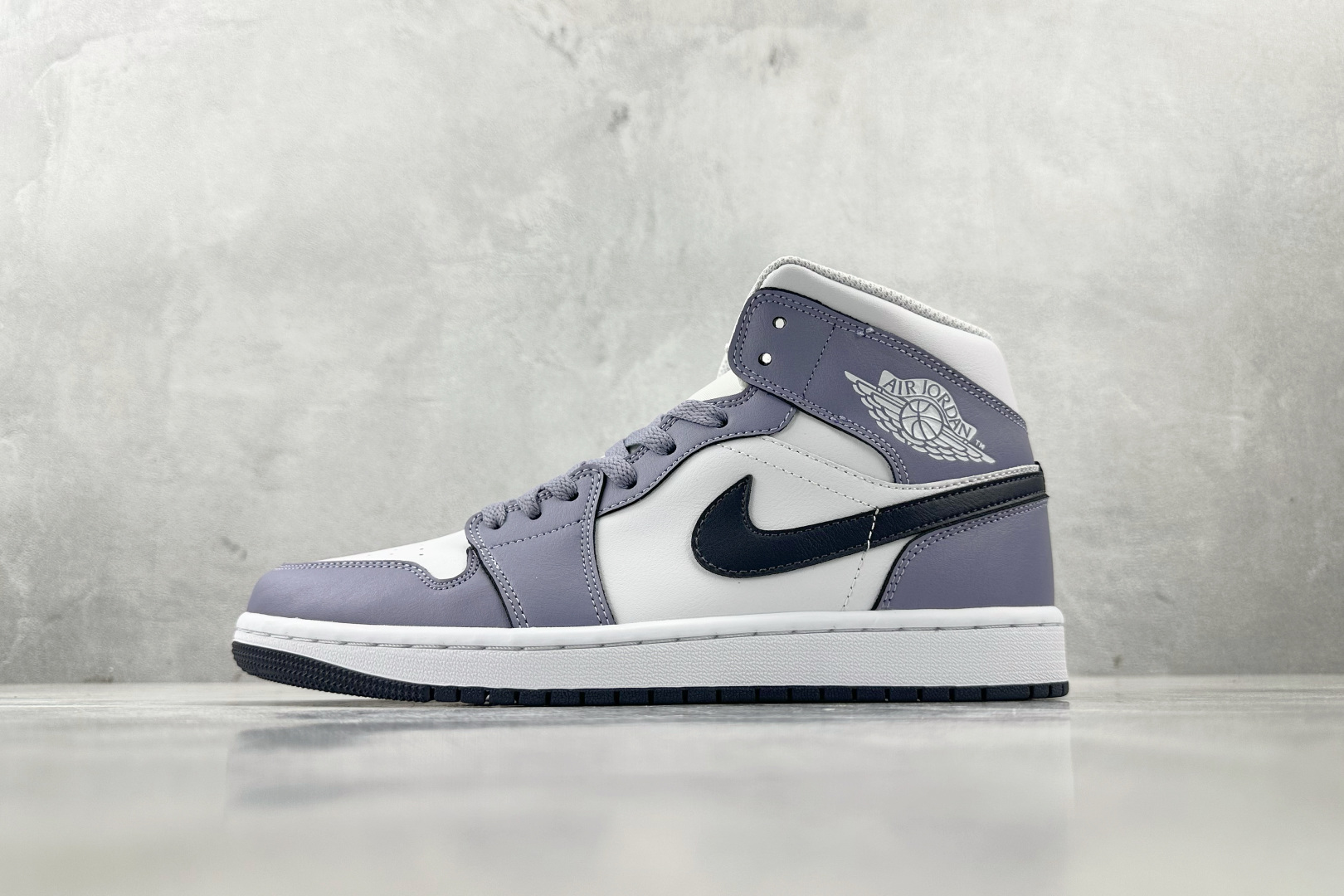 K版 
综合版  Jordan Air Jordan 1 Mid 白紫色

货号：DQ8426-145
