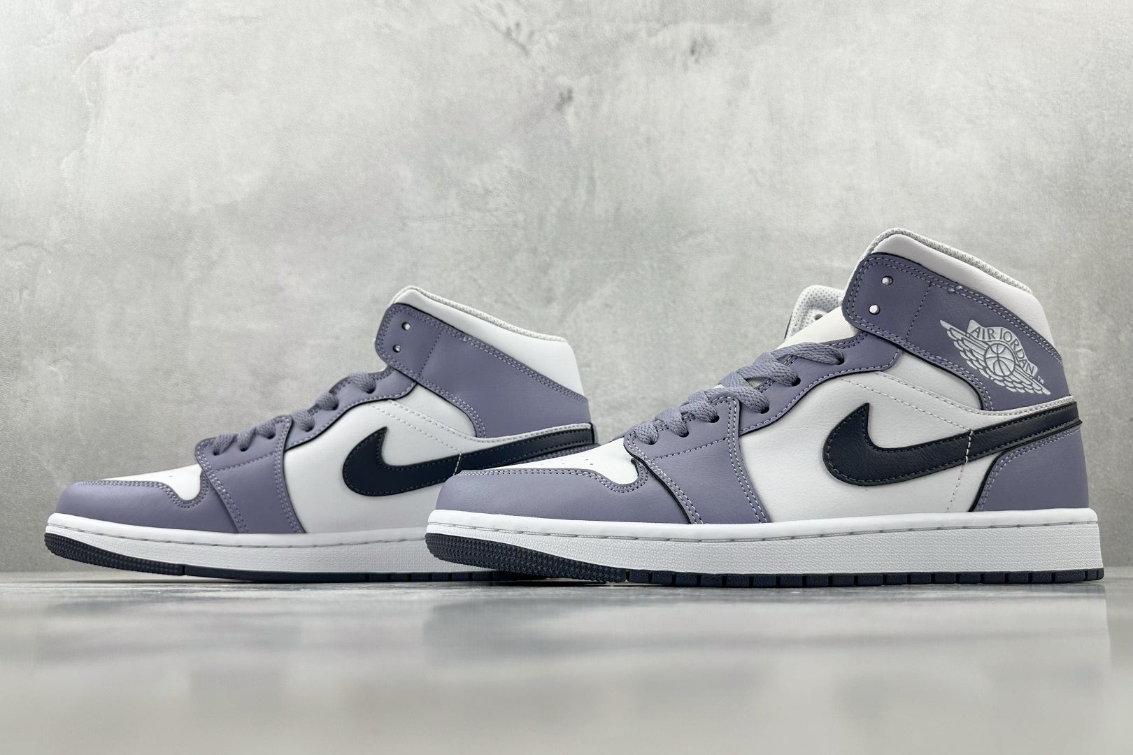 K版 
综合版  Jordan Air Jordan 1 Mid 白紫色

货号：DQ8426-145
