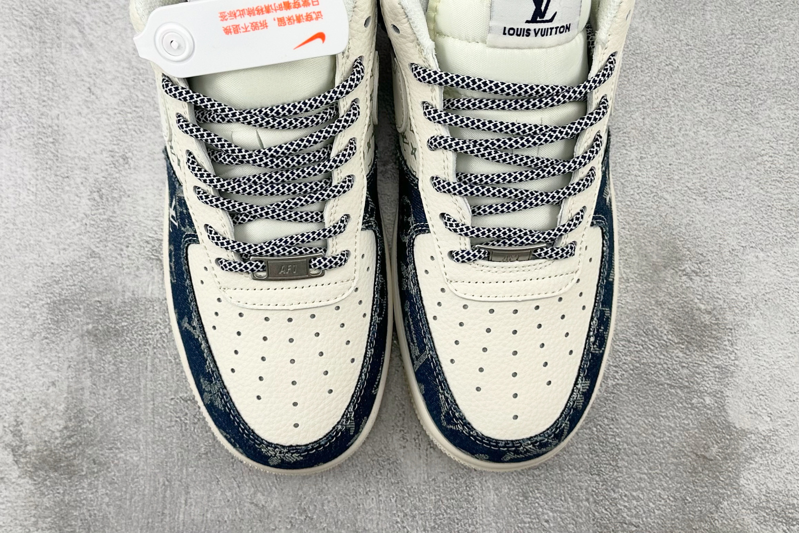 XC 
Nike Air Force 1'07 LV联名 蓝白

货号：YX5066 318
尺码：36
