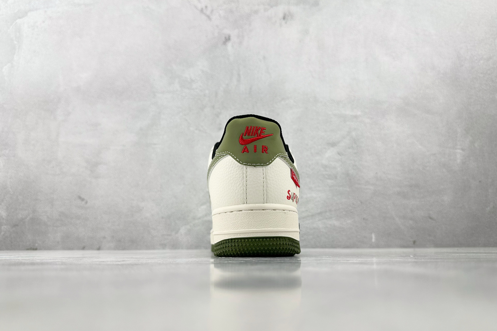 XC 
Nike Air Force 1'07 Supreme 联名 米白绿

货号：XS1958 56