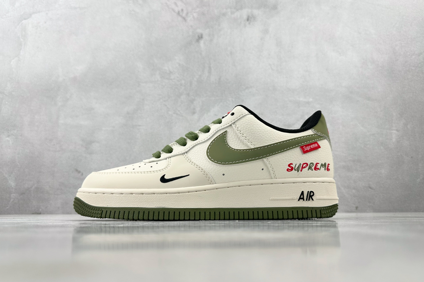 XC 
Nike Air Force 1'07 Supreme 联名 米白绿

货号：XS1958 56