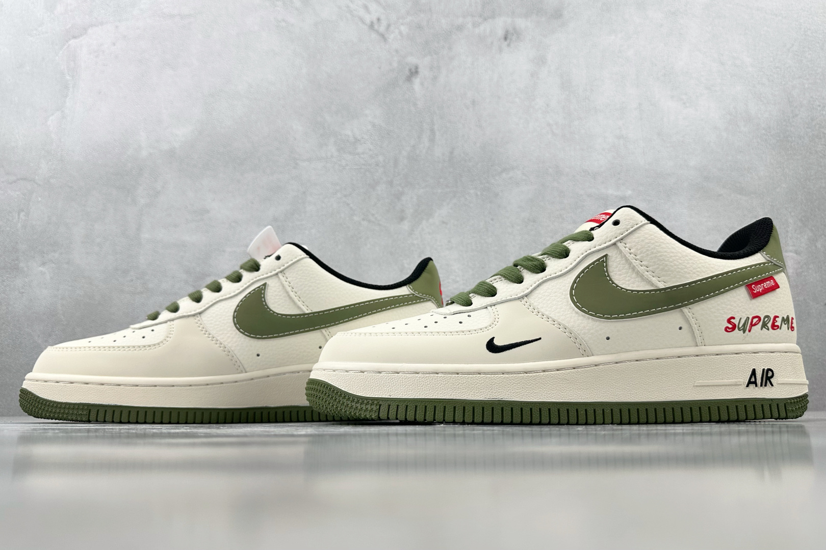 XC 
Nike Air Force 1'07 Supreme 联名 米白绿

货号：XS1958 56