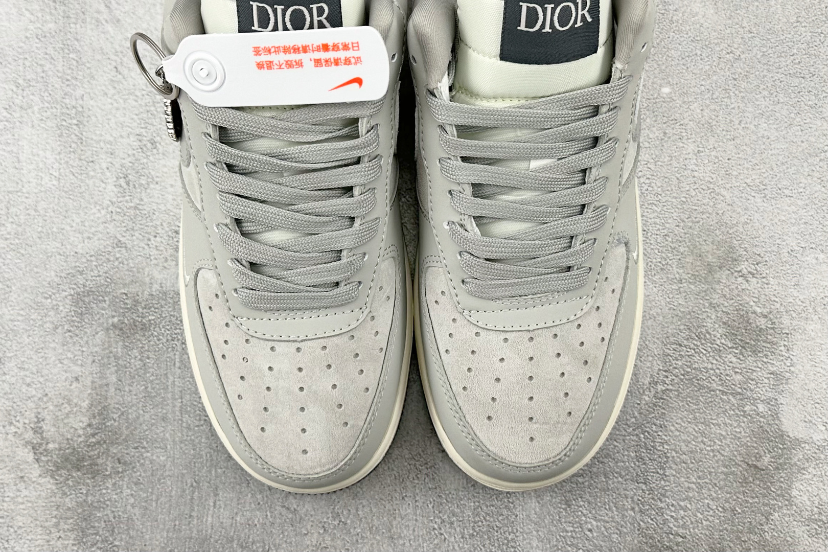 XC 
Nike Air Force 1'07  DIOR 联名 米灰色

货号：DF0188 041
