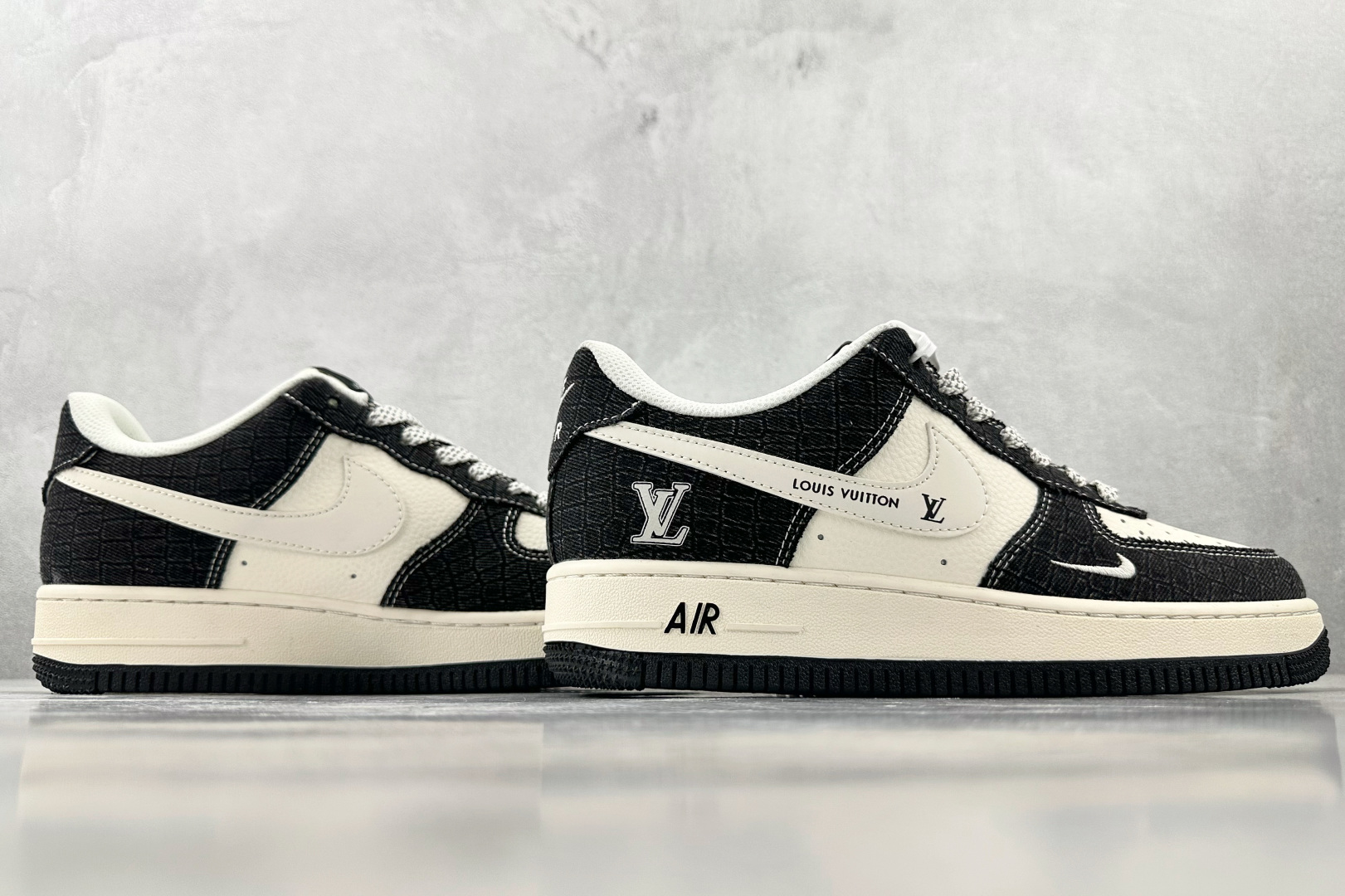 XC 
Nike Air Force 1'07 LV 联名 黑白

货号：XS1958 550
尺码：3