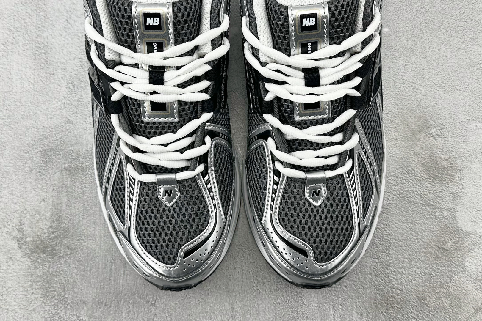 C 版 
大厂出品  New Balance 1906R 银黑色

货号：U1906RCG
尺码：36 