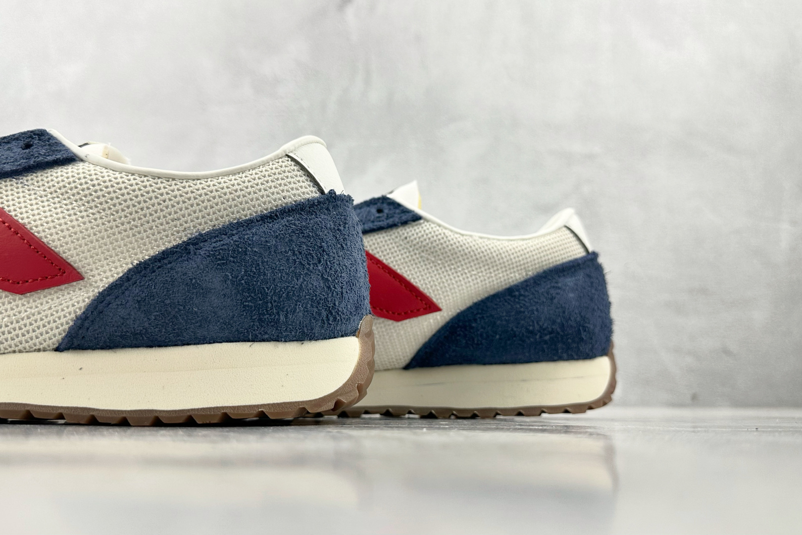 K13 版 
New Balance NB 471 米白深蓝色

货号：U471AK
尺码：36 36.