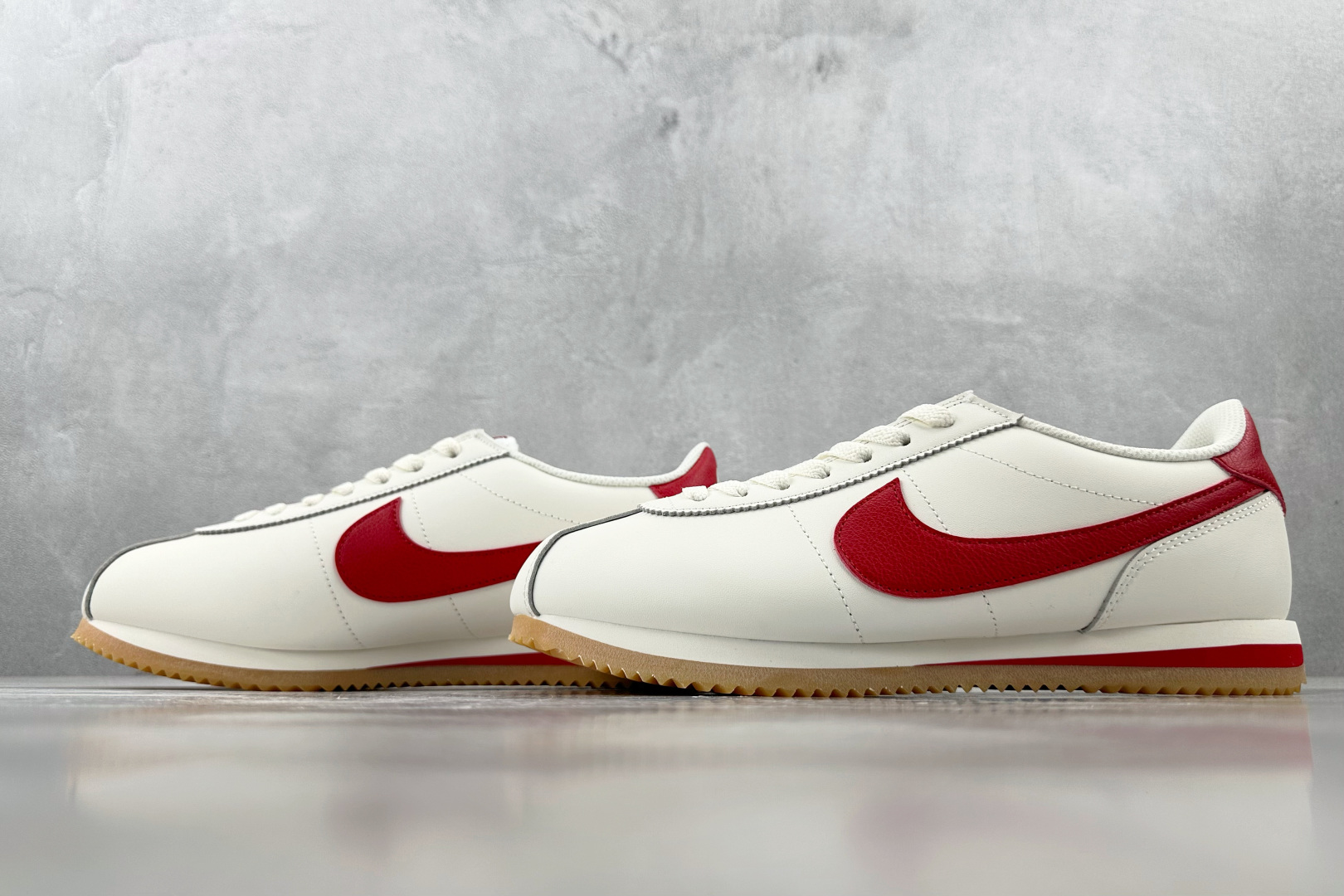 PF 
最强阿甘生产线  Nike Cortez LEATHER 白红色

货号：DM4044-110
