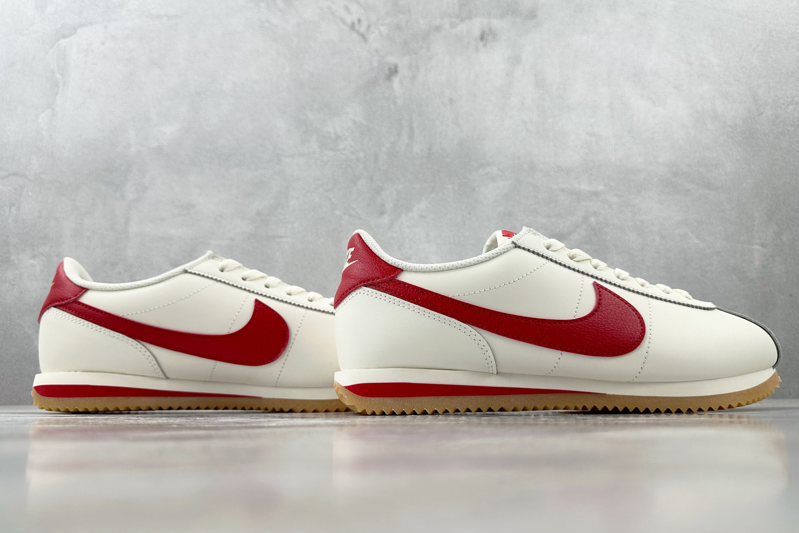 PF 
最强阿甘生产线  Nike Cortez LEATHER 白红色

货号：DM4044-110
