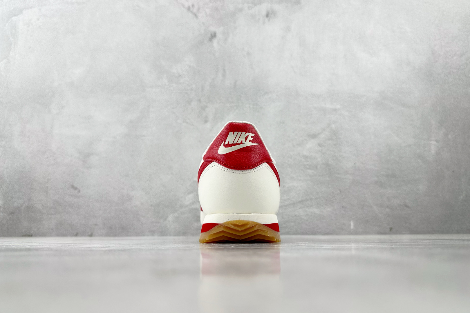 PF 
最强阿甘生产线  Nike Cortez LEATHER 白红色

货号：DM4044-110
