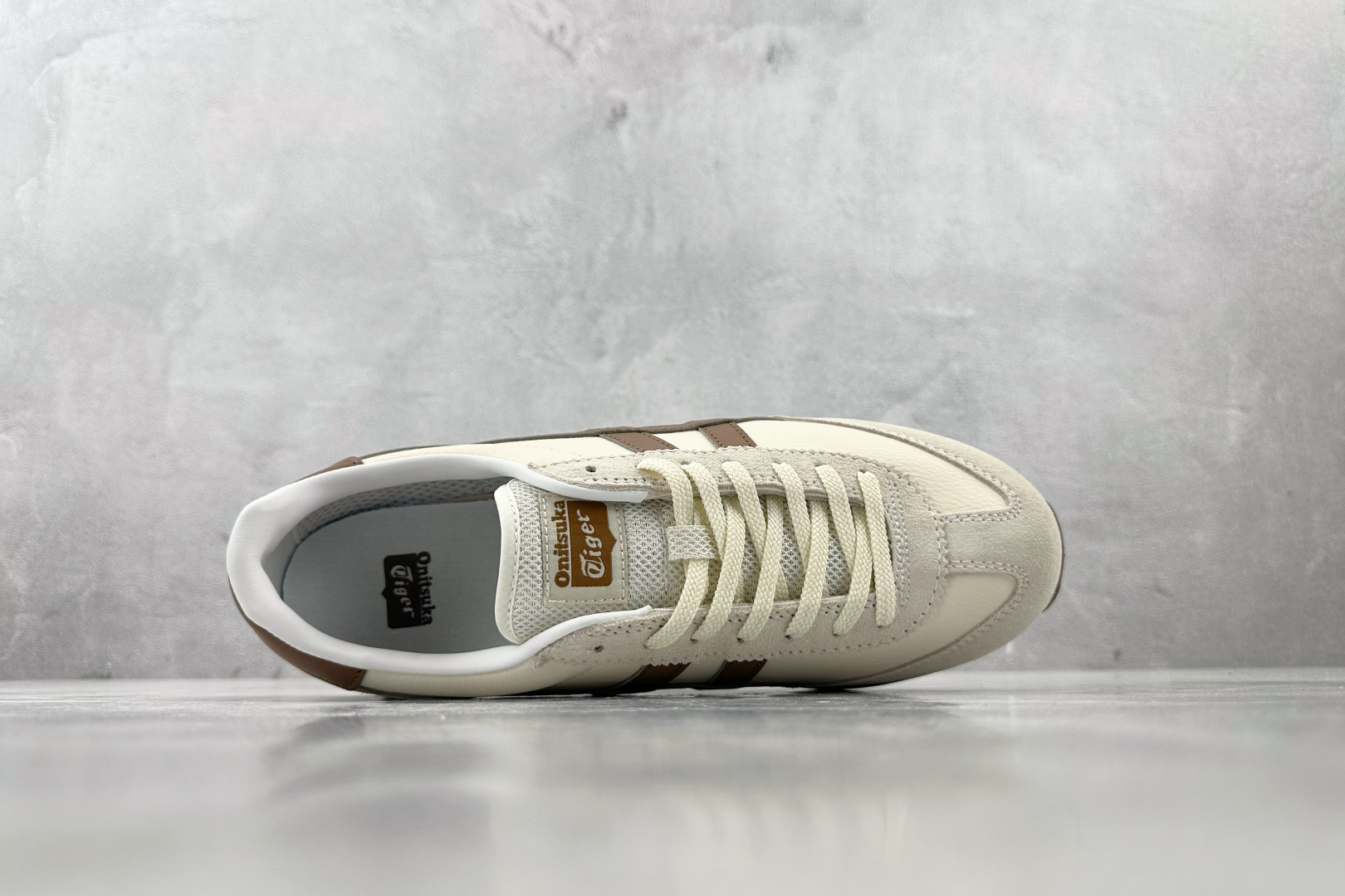 ZX 神版 
Onitsuka Tiger鬼塚虎 Edr 78 米棕色

货号：1183C207-200