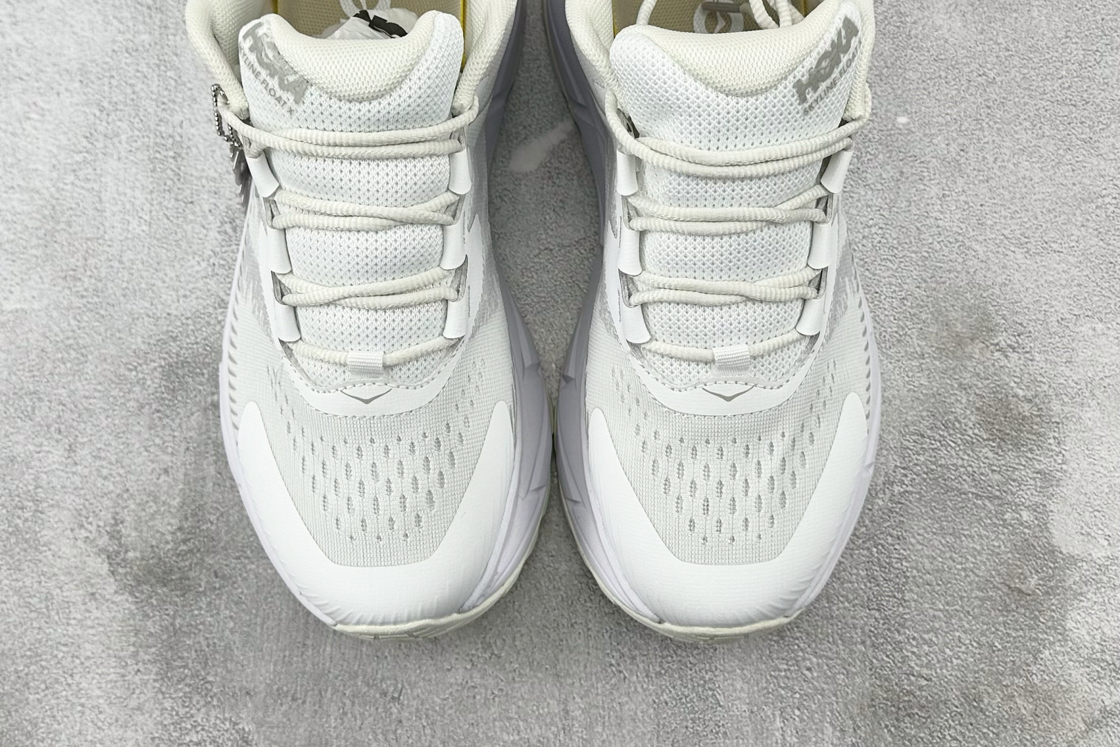 HK 
平台专供 HOKA ONE ONE SKY Float X 白色

货号：-WWH
尺码：36 