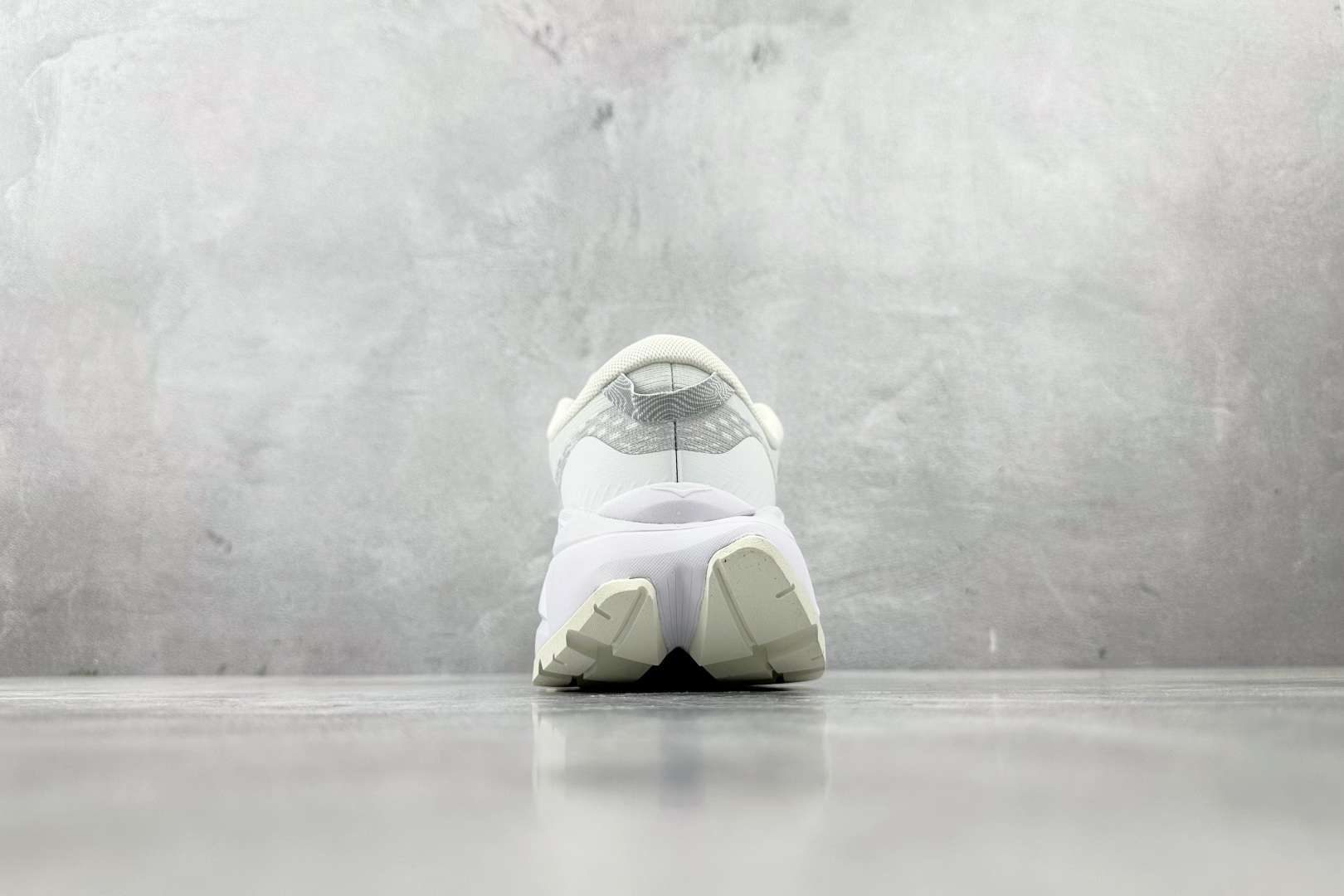 HK 
平台专供 HOKA ONE ONE SKY Float X 白色

货号：-WWH
尺码：36 