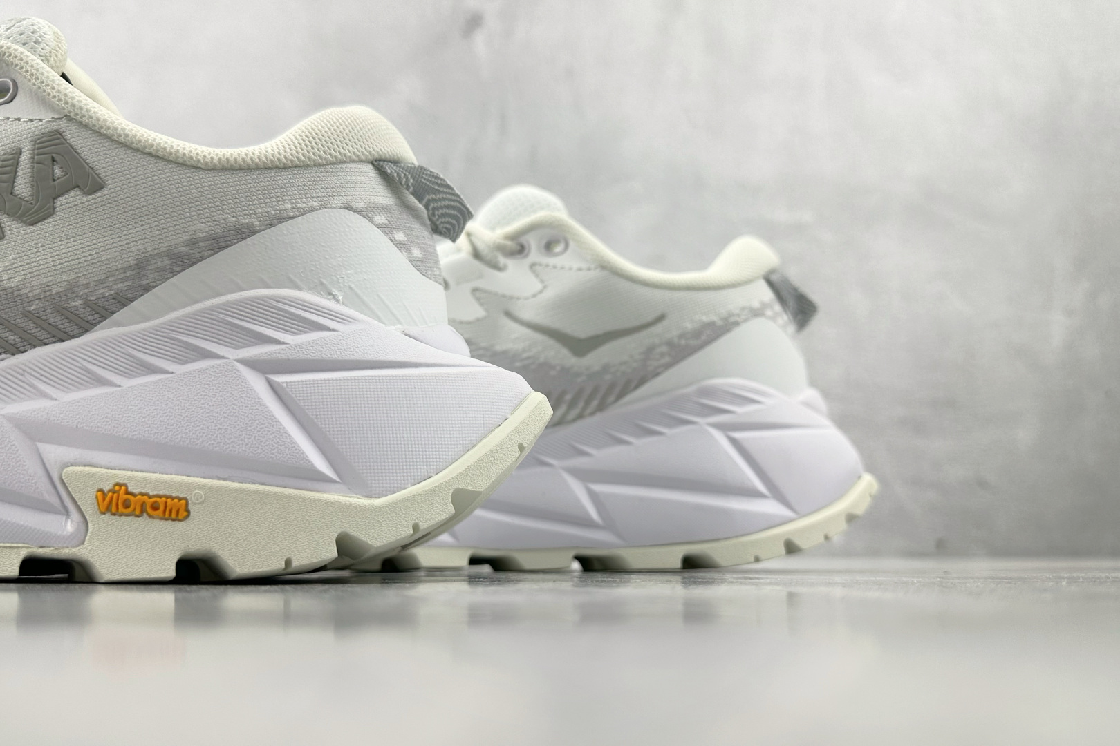 HK 
平台专供 HOKA ONE ONE SKY Float X 白色

货号：-WWH
尺码：36 