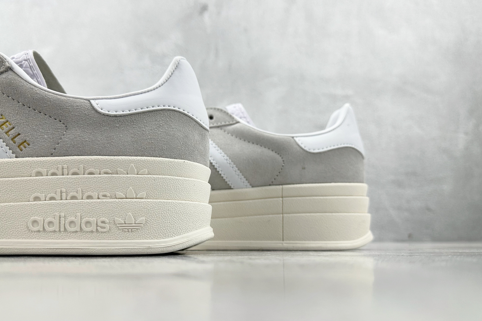 HG 
品质升级 adidas originals GAZELLE BOLD 灰白

货号：HQ6893