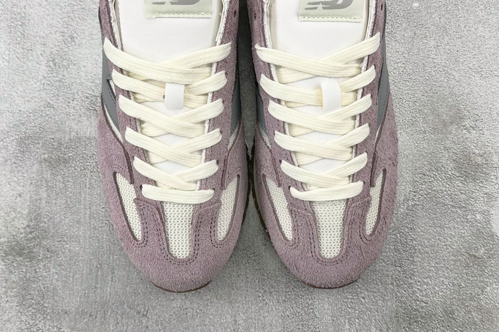 K13 版 
New Balance NB 471 米紫

货号：U471AL
尺码：36 36.5 3