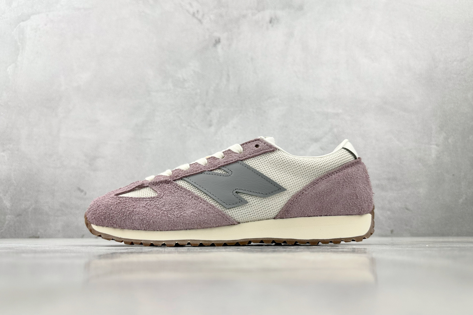 K13 版 
New Balance NB 471 米紫

货号：U471AL
尺码：36 36.5 3