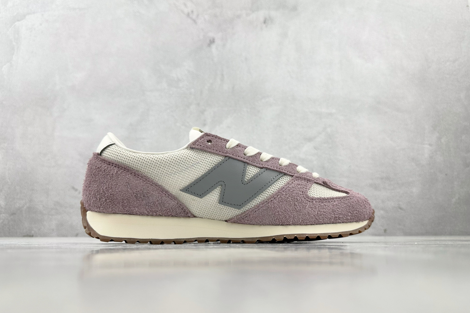 K13 版 
New Balance NB 471 米紫

货号：U471AL
尺码：36 36.5 3