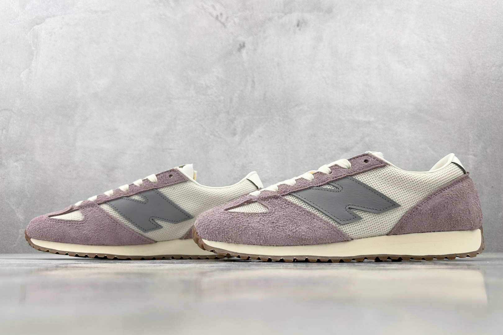 K13 版 
New Balance NB 471 米紫

货号：U471AL
尺码：36 36.5 3
