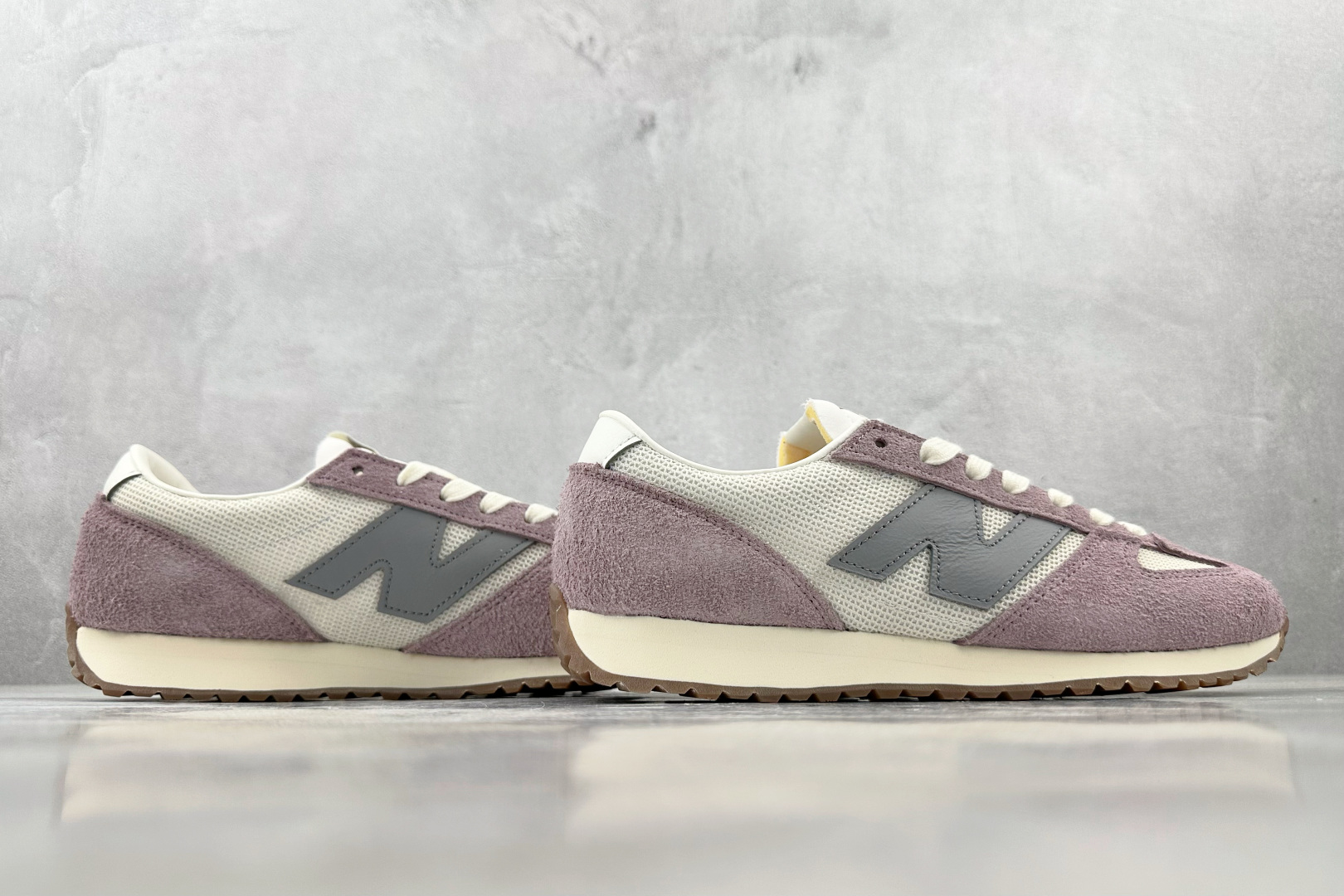 K13 版 
New Balance NB 471 米紫

货号：U471AL
尺码：36 36.5 3