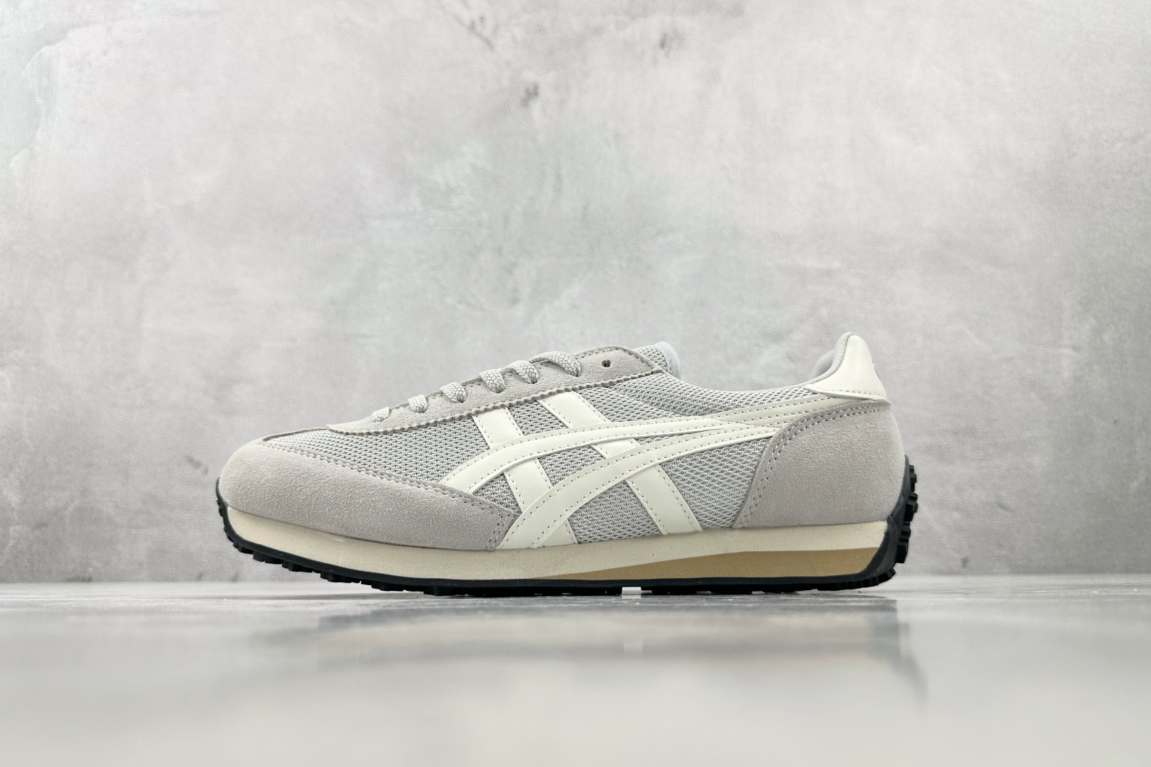 ZX 神版 
Onitsuka Tiger鬼塚虎 Edr 78 灰

货号：1183B395-020
尺
