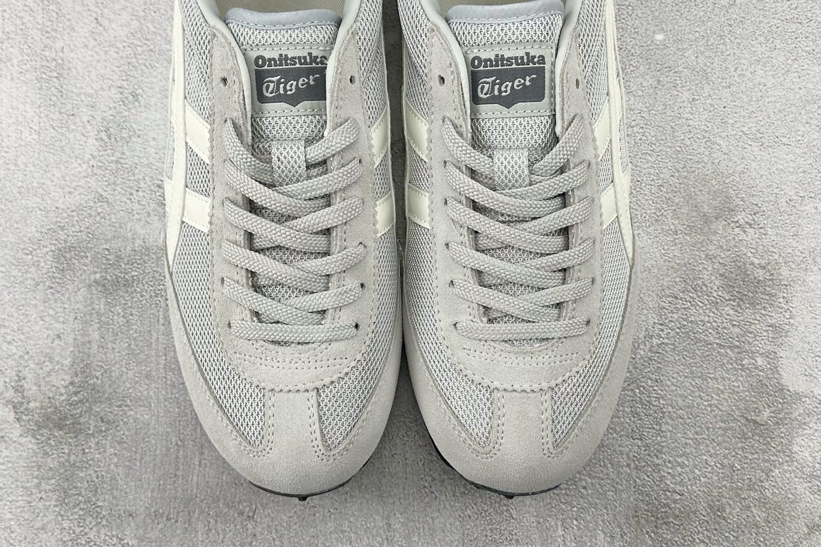ZX 神版 
Onitsuka Tiger鬼塚虎 Edr 78 灰

货号：1183B395-020
尺