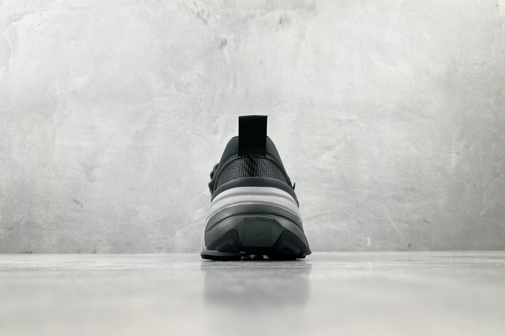 ZX 神版 
Nike V2K Run 黑色

货号：FD0736-005
尺码：36 36.5 37 