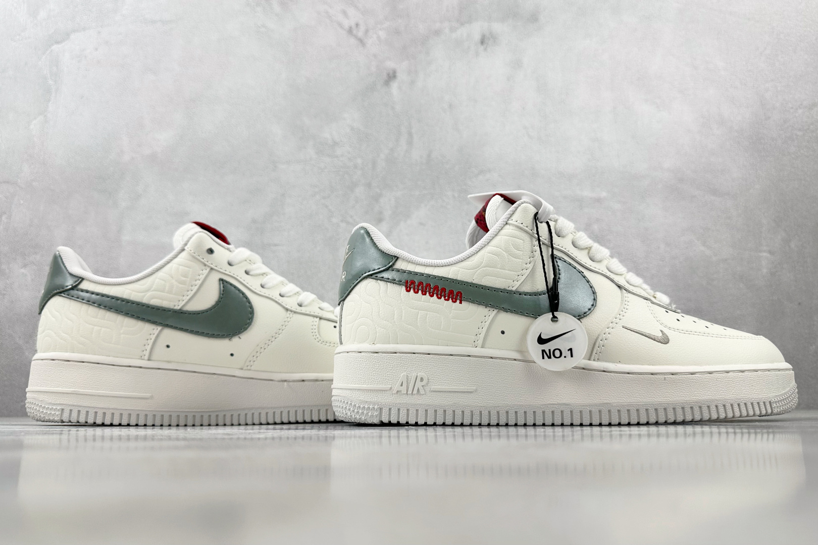 NO1 版 
Nike Air Force 1 CNYYear of the Snake”“蛇年”白色
