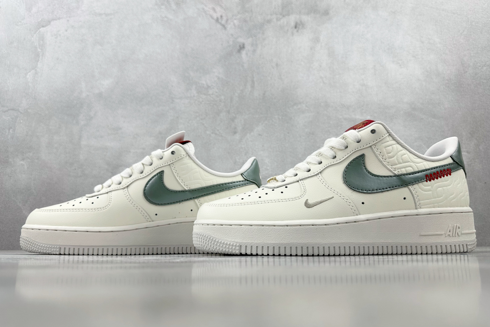 NO1 版 
Nike Air Force 1 CNYYear of the Snake”“蛇年”白色
