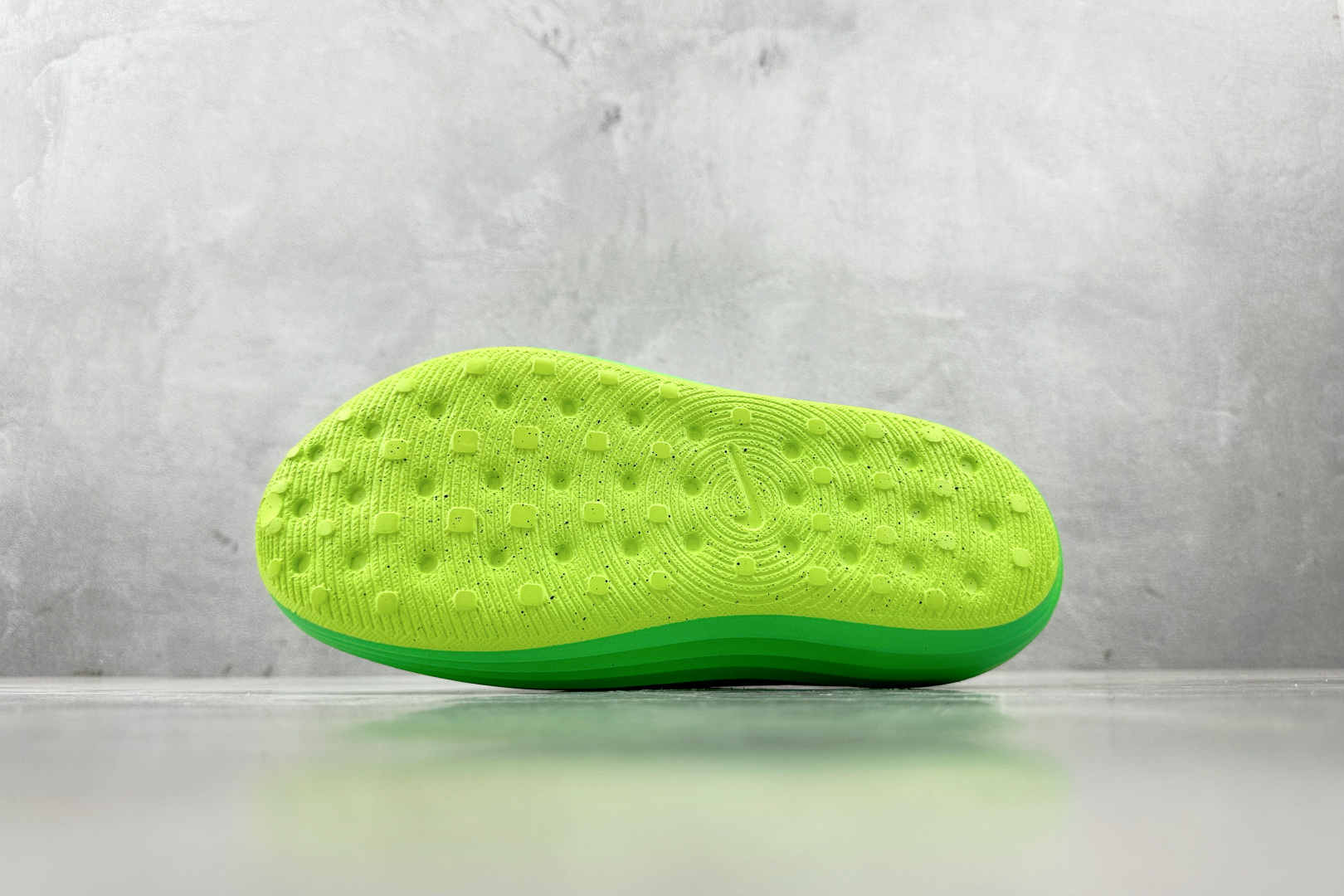 CD 
Nike ReactX Rejuven8 Green Strike 绿色

货号：HV5060-