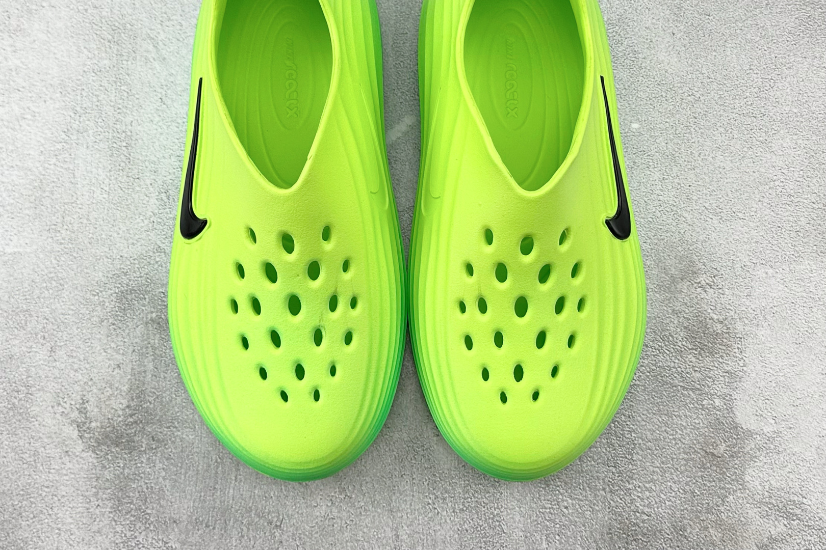 CD 
Nike ReactX Rejuven8 Green Strike 绿色

货号：HV5060-