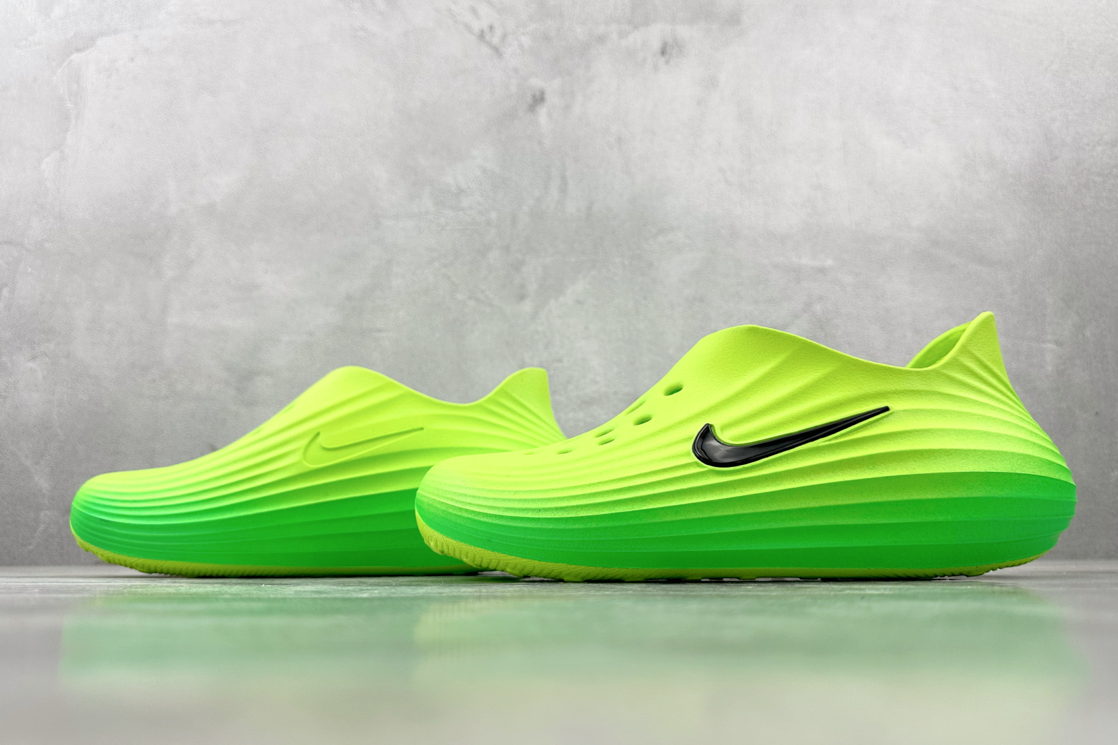 CD 
Nike ReactX Rejuven8 Green Strike 绿色

货号：HV5060-