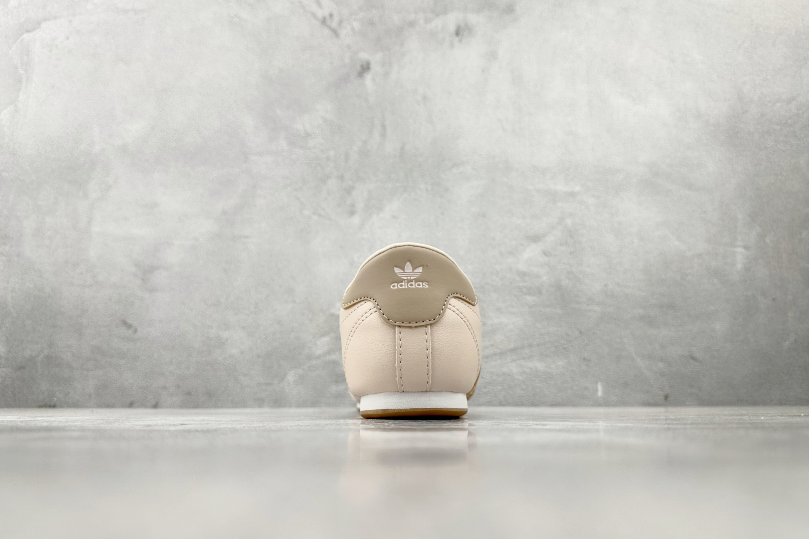 R 版 
出口订单 adidas originals Taekwondo 粉色

货号 ：JS0304
