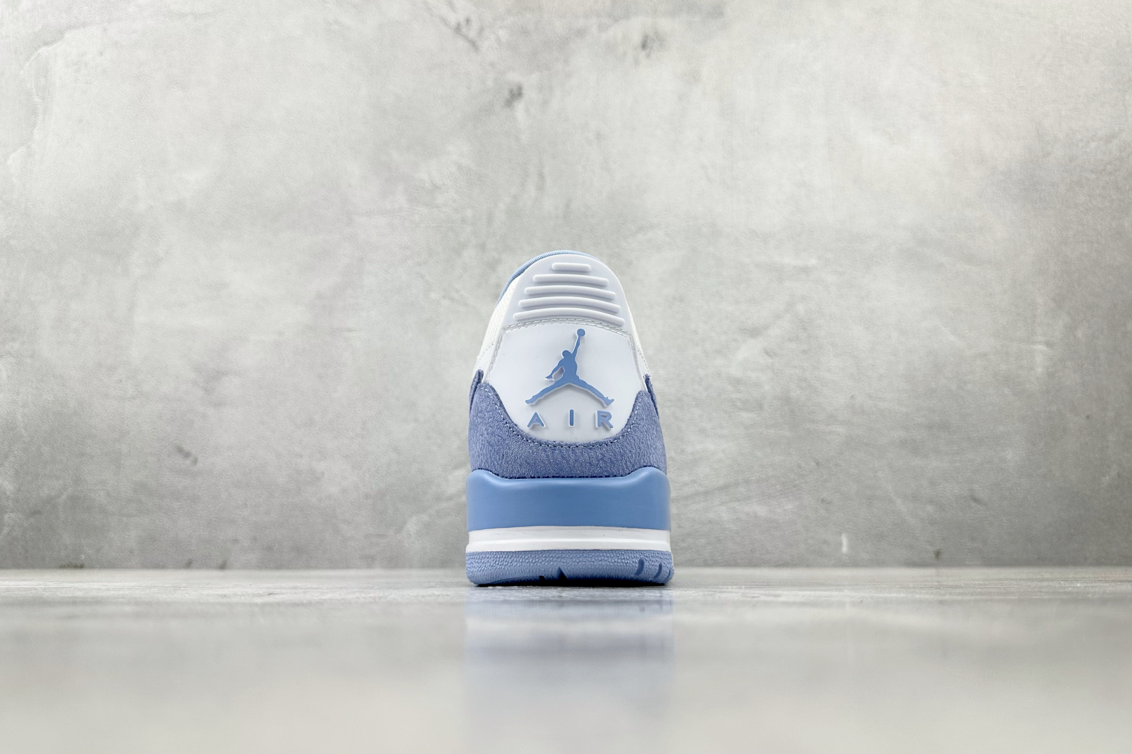N版 
东南亚订单 Jordan Legacy 312 LOW 白蓝

货号：FQ7827-104
尺码