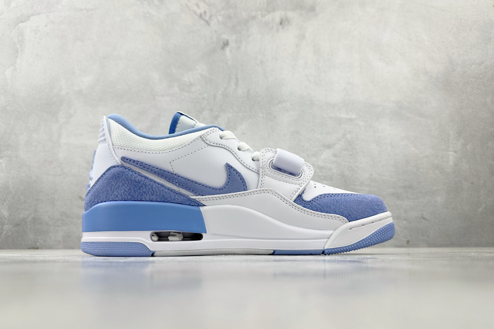 N版 
东南亚订单 Jordan Legacy 312 LOW 白蓝

货号：FQ7827-104
尺码