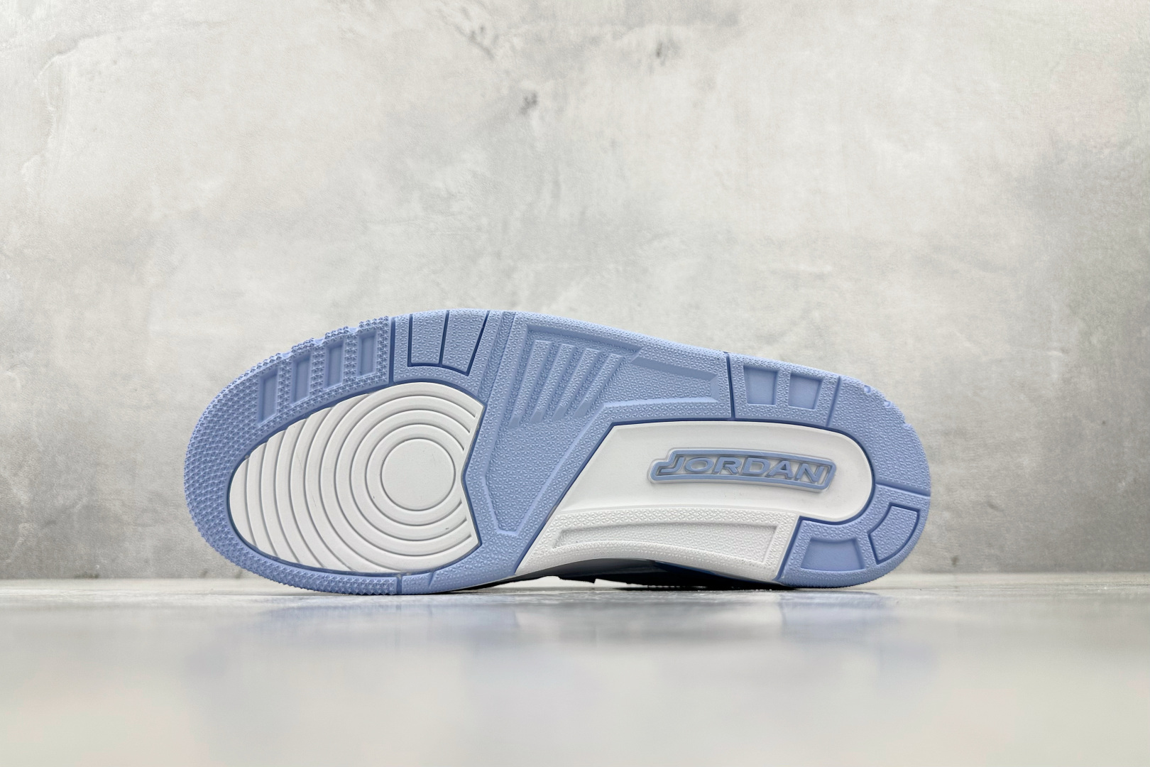 N版 
东南亚订单 Jordan Legacy 312 LOW 白蓝

货号：FQ7827-104
尺码